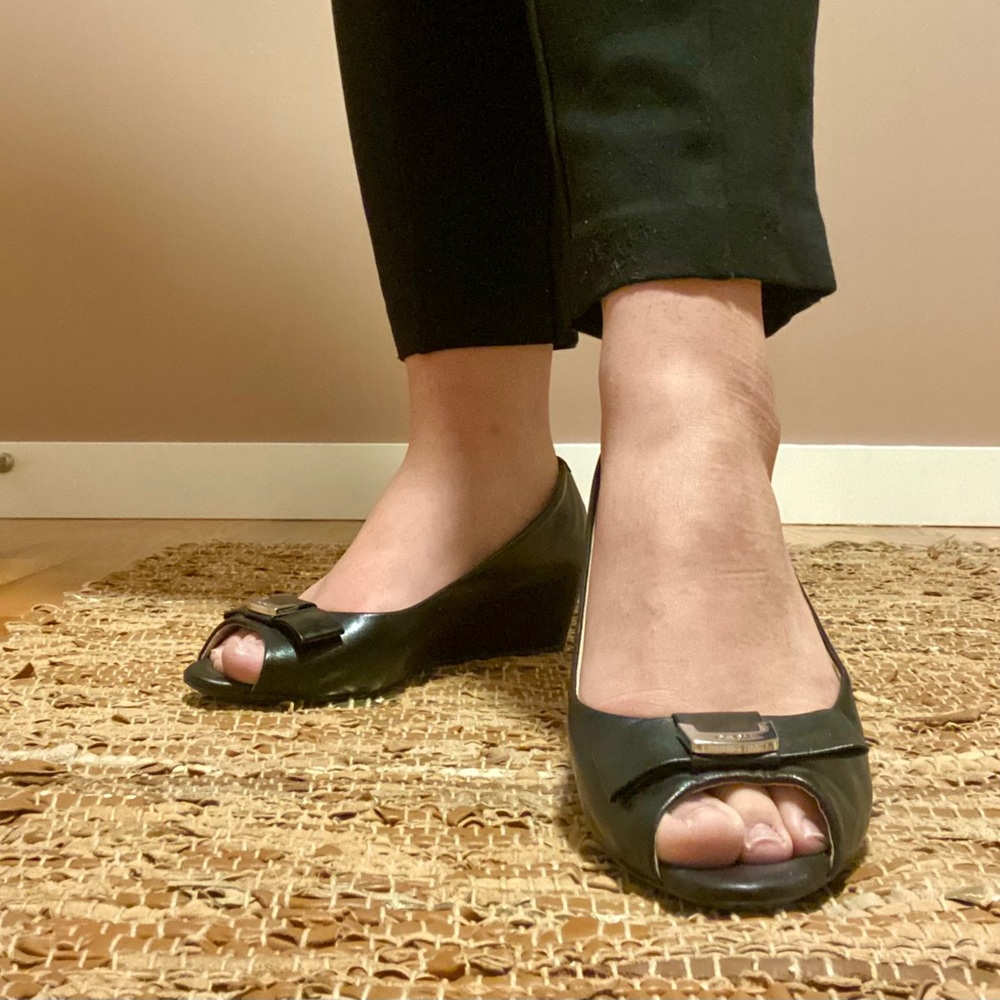 GEOX Open Toed Wedge Heel (size 39.5)